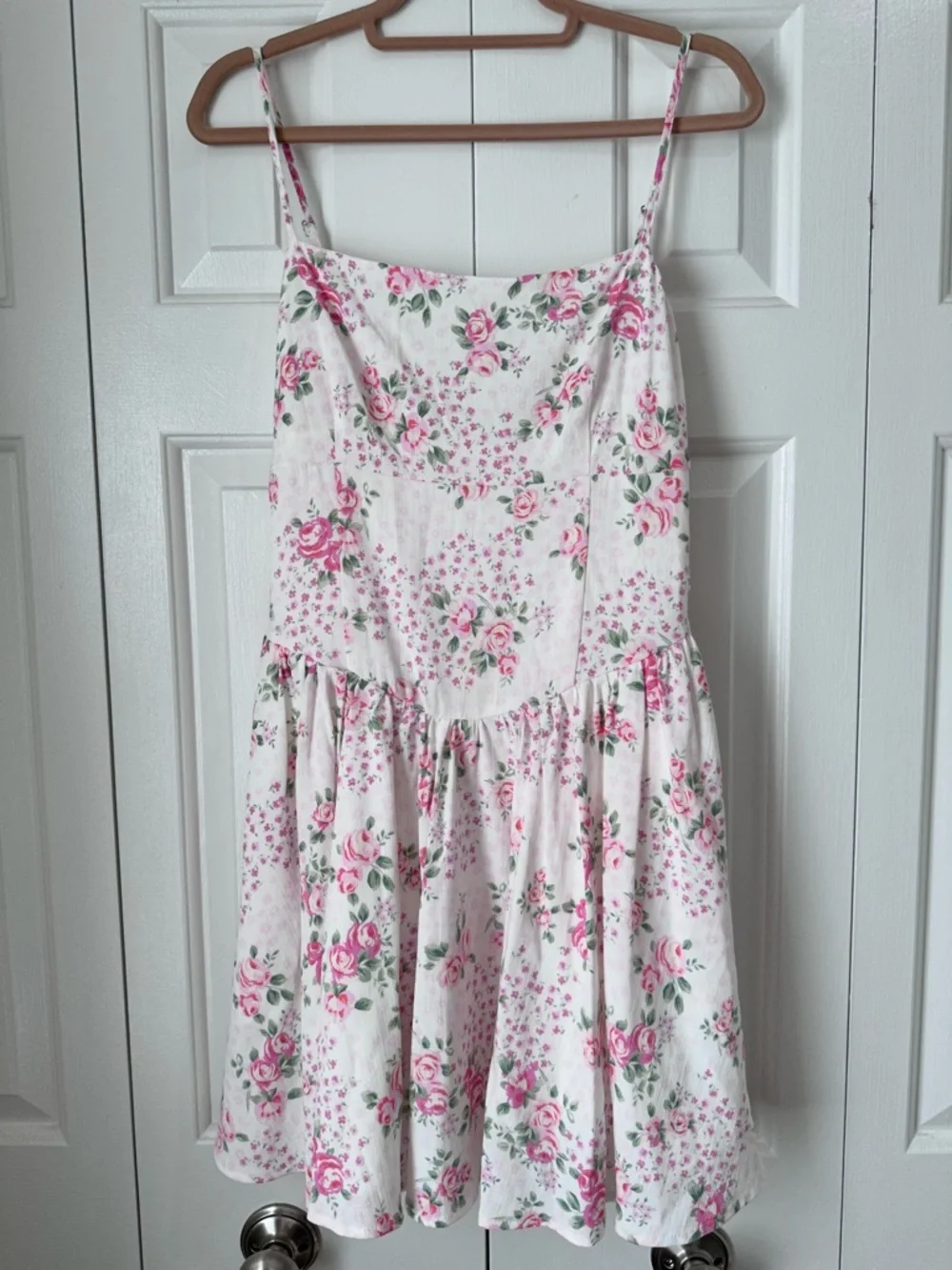 Altar'd State White Floral Mini Dress with Pink Roses, Pockets, size Large - Picture 3 of 10
